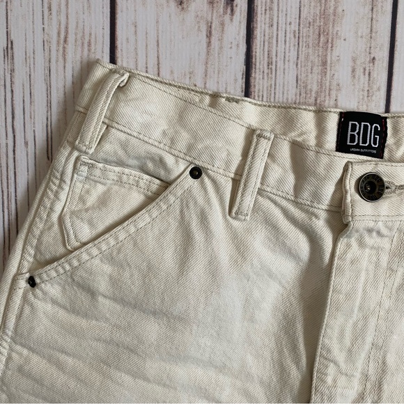 White/cream BDG carpenter style white paint splatter jeans - Picture 3 of 8